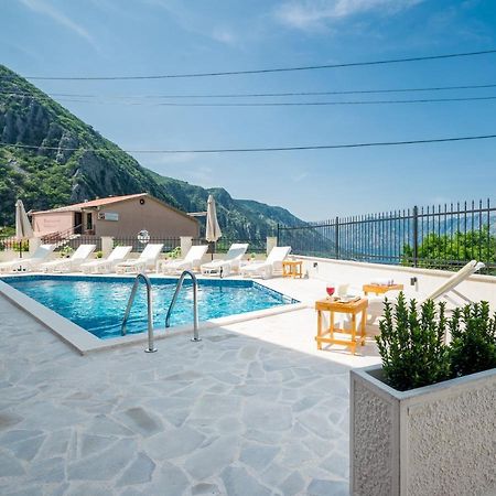 Boka Bay Apartment Kotor Bagian luar foto