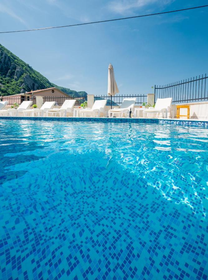 Boka Bay Apartment Kotor Bagian luar foto