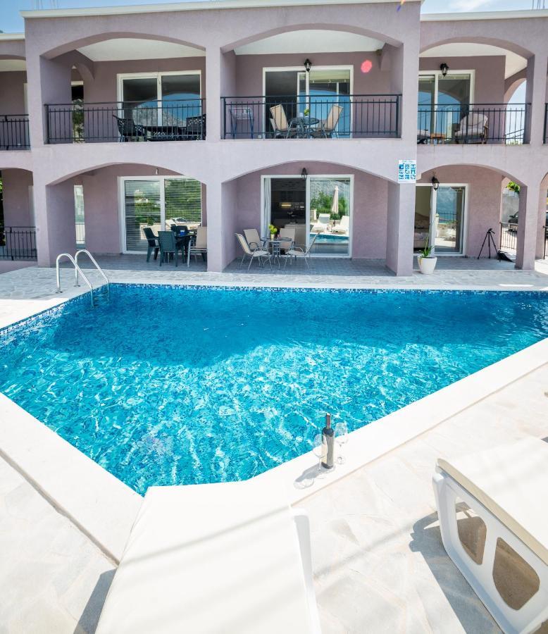 Boka Bay Apartment Kotor Bagian luar foto