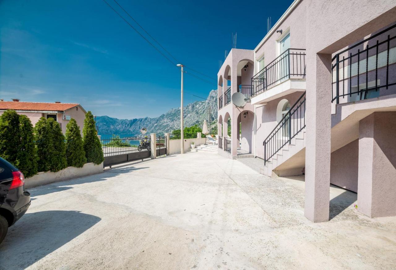 Boka Bay Apartment Kotor Bagian luar foto