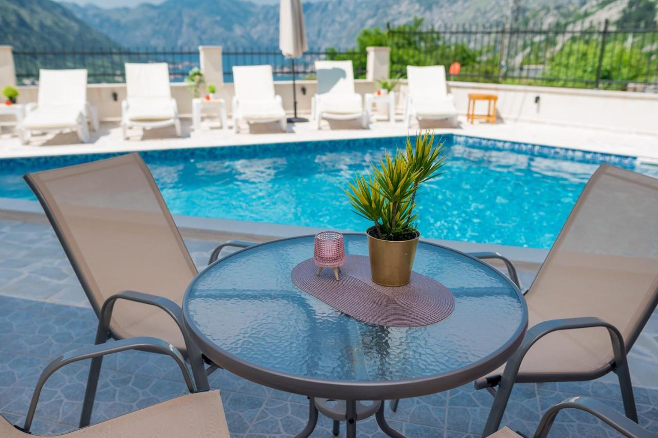 Boka Bay Apartment Kotor Bagian luar foto